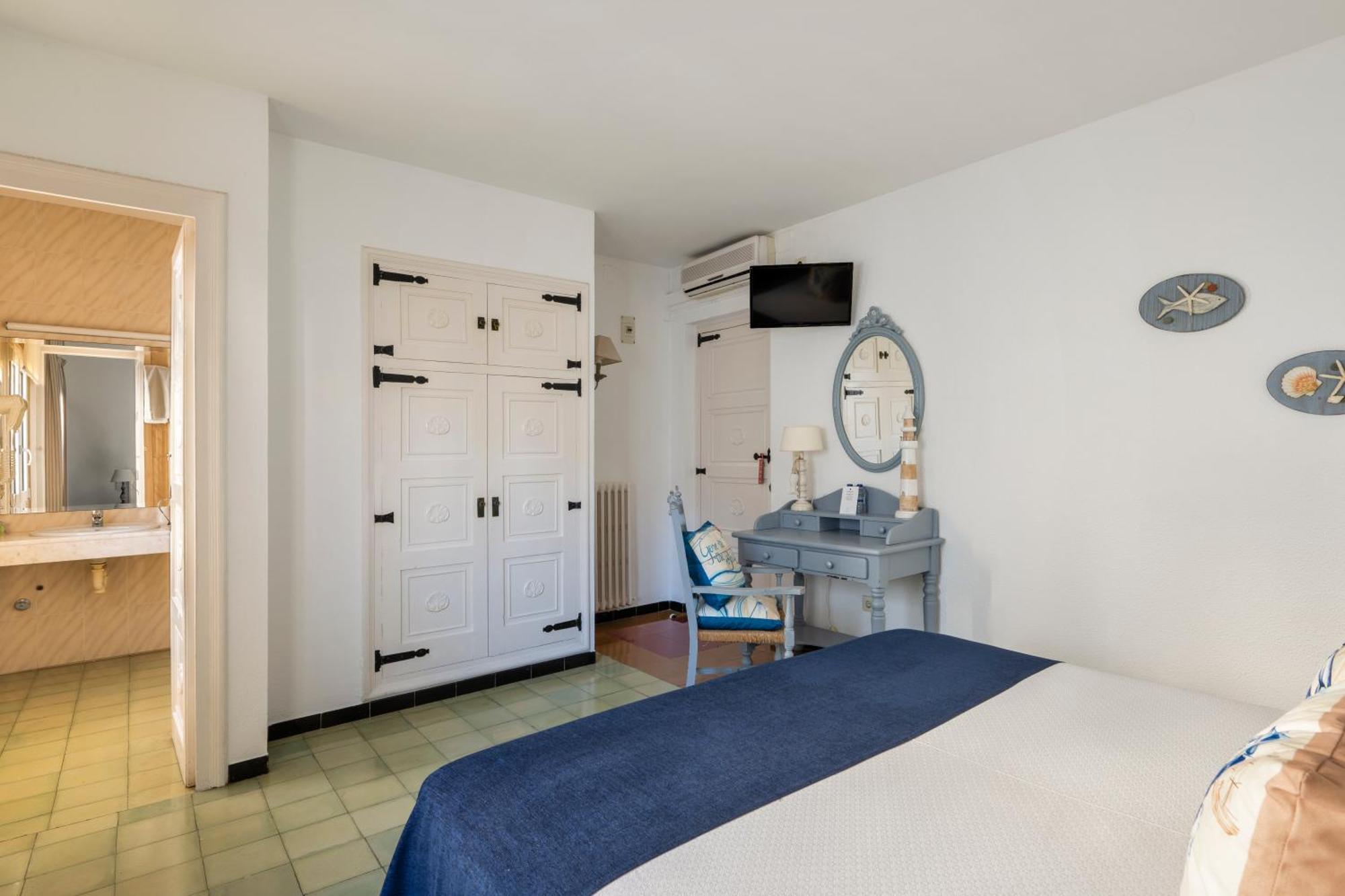 Hotel La Goleta 2*