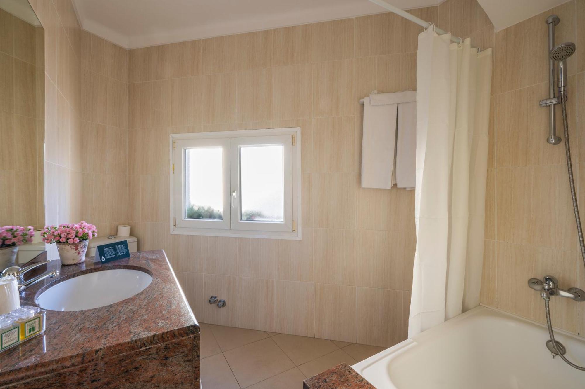 La Goleta Hotel 2*