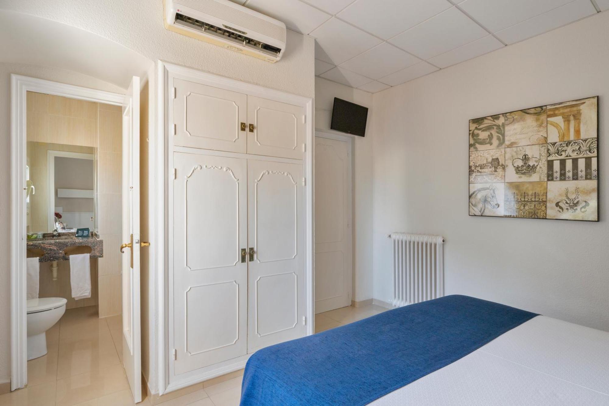 Hotel La Goleta 2*