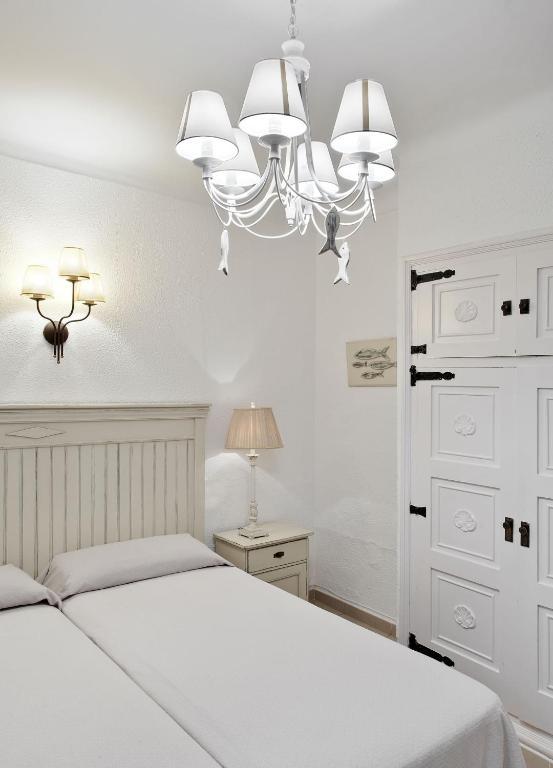 La Goleta Hotel 2*